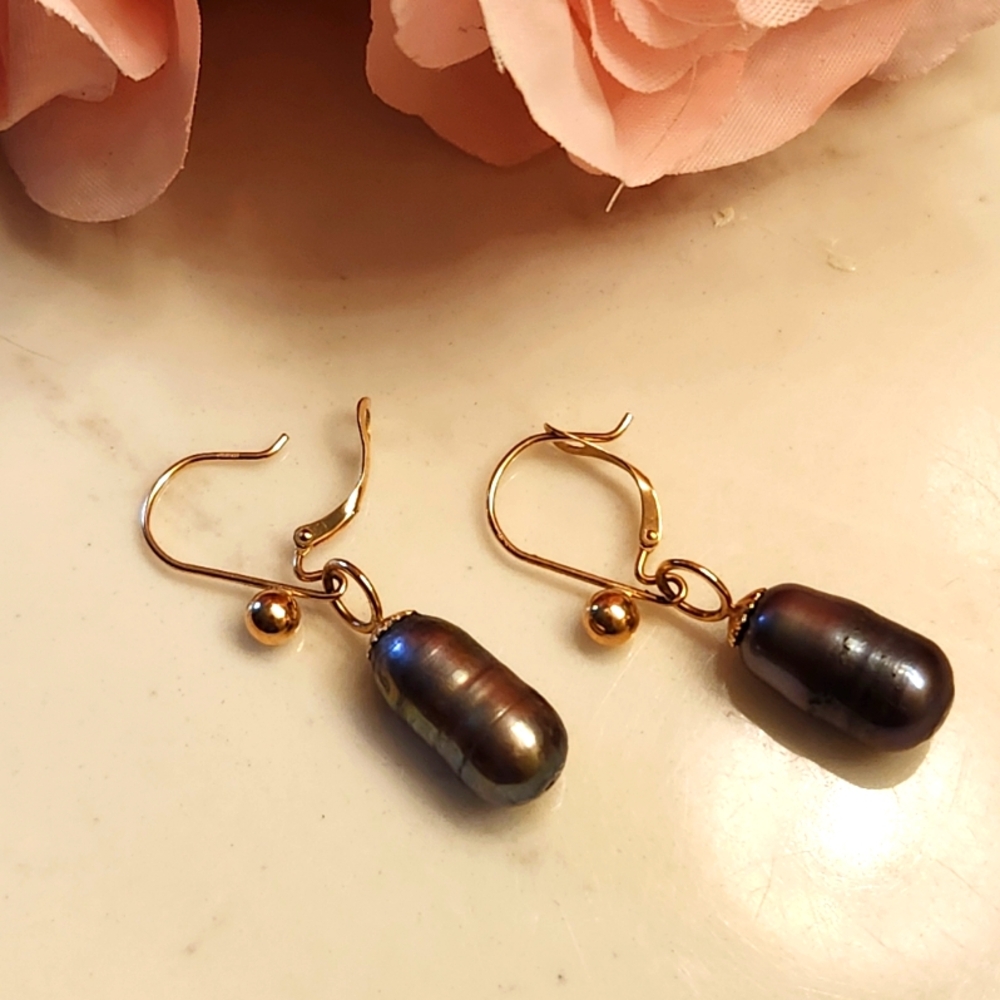 14k Gold Black Pearl Drop Earrings